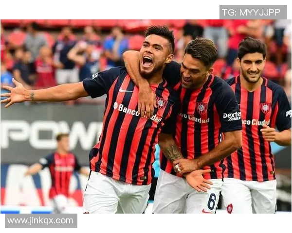 图库曼竞技与自由队激战正酣谁能在这场对决中笑到最后